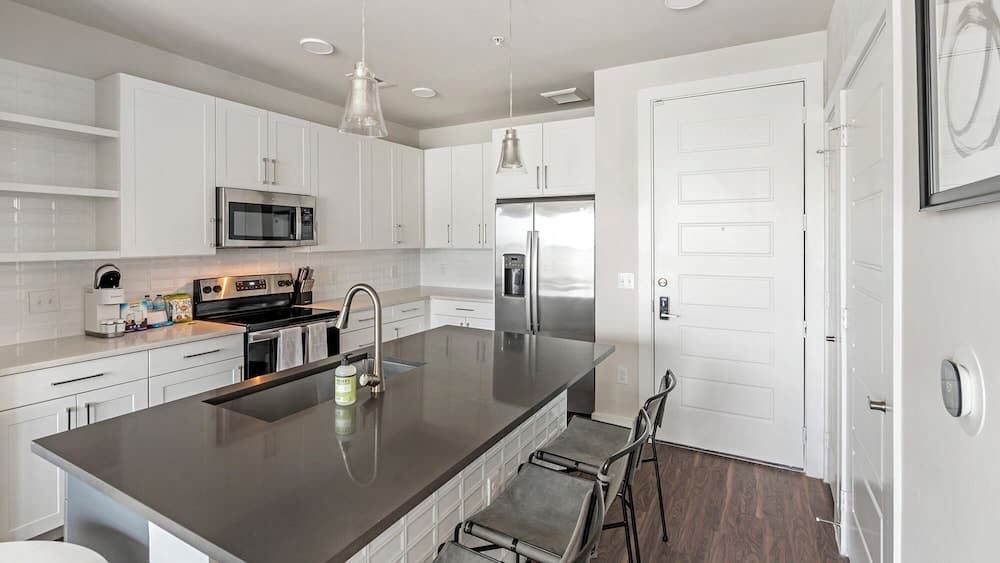 Landing Apartments near UT San Antonio interior in San Antonio, TX — gallery photo 2