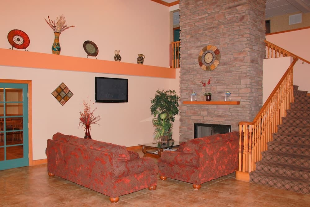 Garner Hotel Phoenix Northwest – Surprise by IHG property views in Surprise, AZ — gallery photo 3