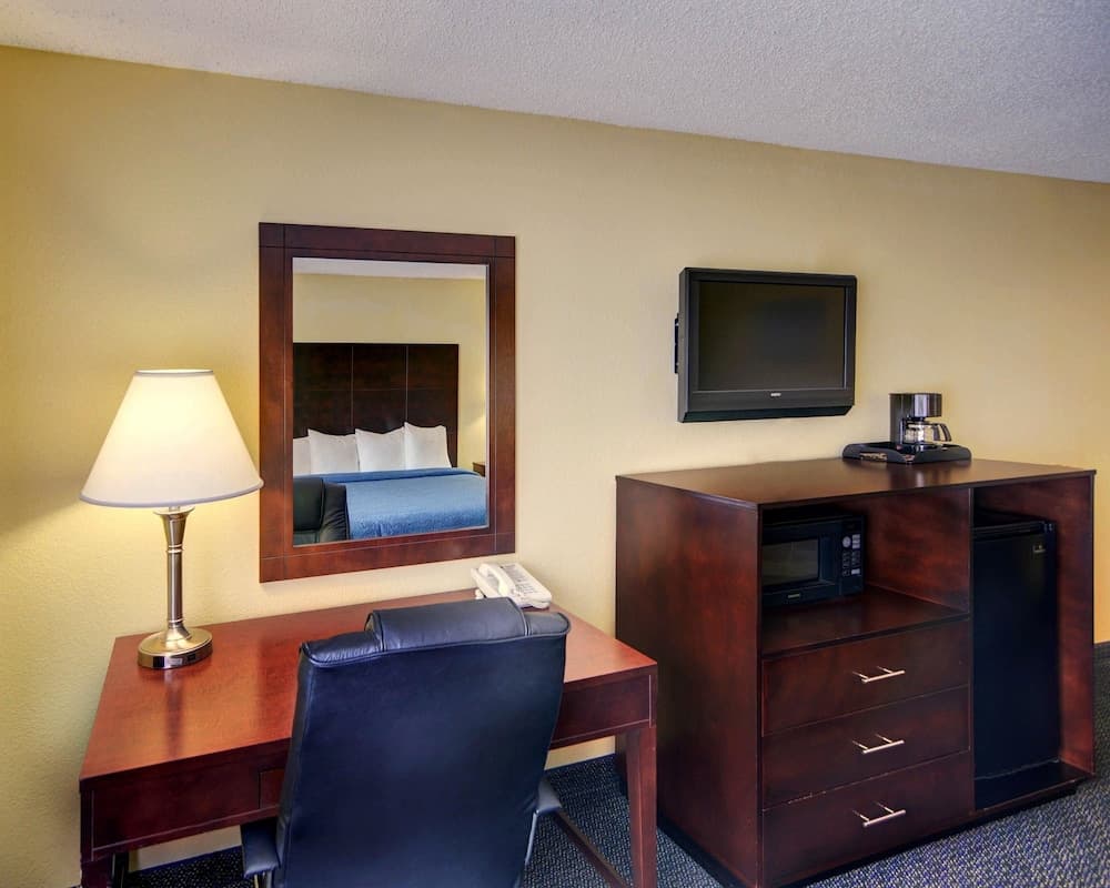 Quality Inn & Suites Grand Prairie South gallery photo in Grand Prairie, TX — image 23