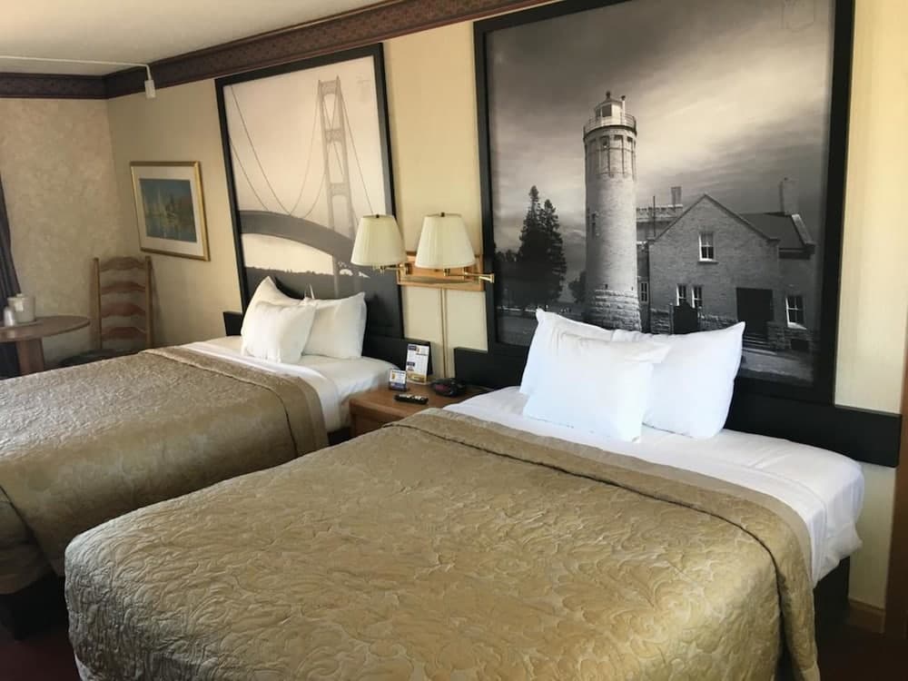 Super 8 by Wyndham Mackinaw City/Beachfront Area property views in Mackinaw City, MI — gallery photo 3