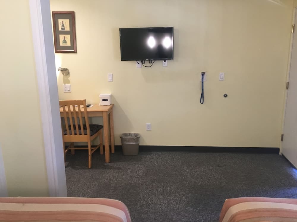 Travelodge by Wyndham Fairfield/Napa Valley gallery photo in Fairfield, CA — image 24