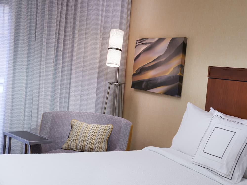 Courtyard by Marriott Detroit Dearborn property views in Dearborn, MI — gallery photo 3