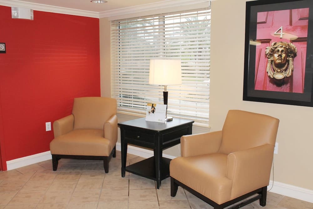 Beachwood Extended Suites interior in Beachwood, OH — gallery photo 2