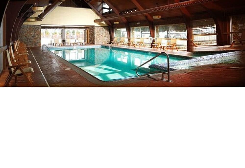 Odawa Hotel interior in Petoskey, MI — gallery photo 2