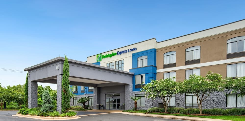 Holiday Inn Express Mobile I-65 by IHG featured exterior or lobby in Mobile, AL — similar hotel