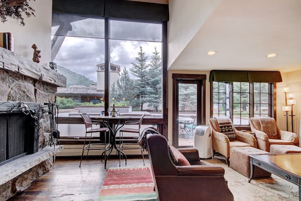Rustic Mountain View 2Bedroom Condo- Lodge at Vail by RedAwning property views in Vail, CO — gallery photo 3