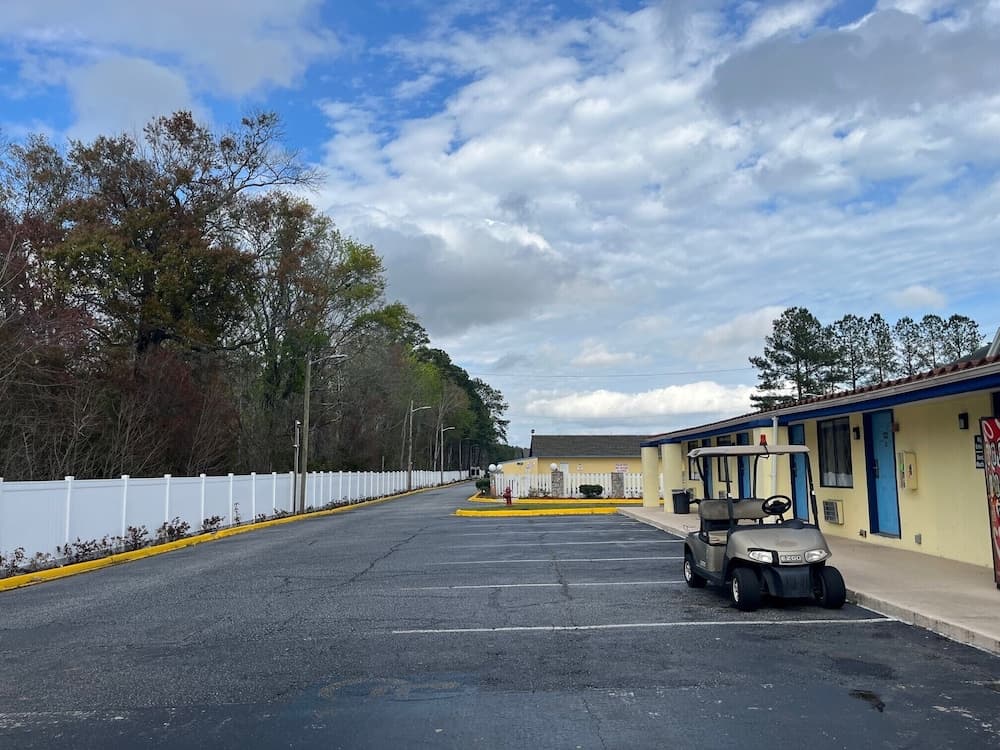 712 INN interior in Myrtle Beach, SC — gallery photo 2