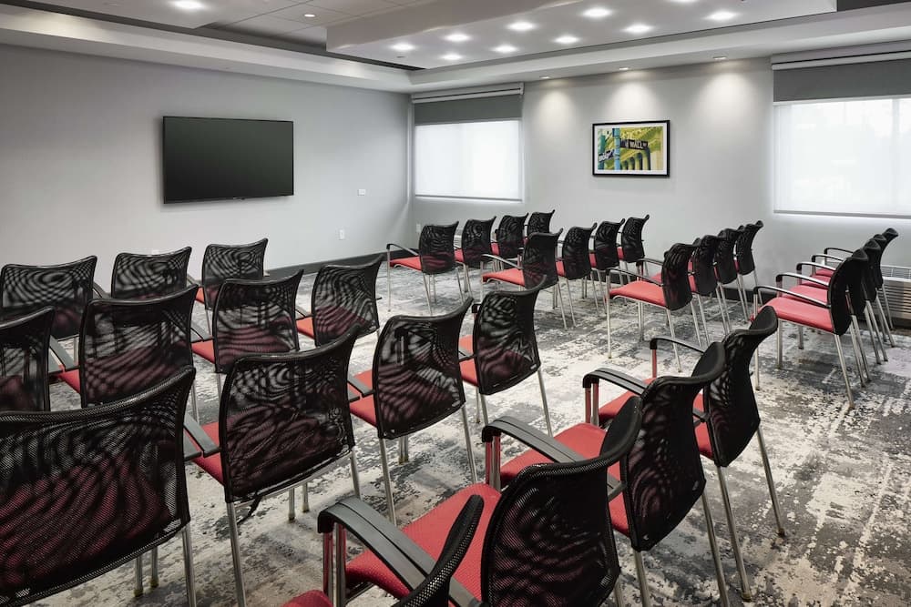 Hampton Inn Newark Airport gallery photo in Newark, NJ — image 9