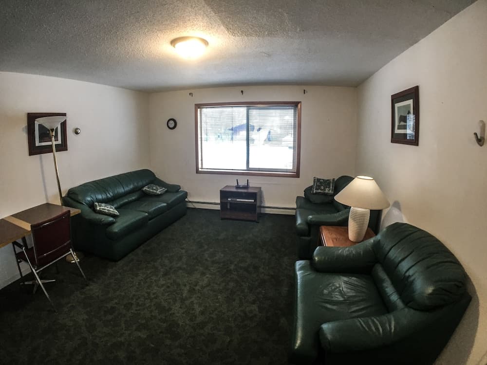 Denali View Lodge interior in Nenana, AK — gallery photo 2