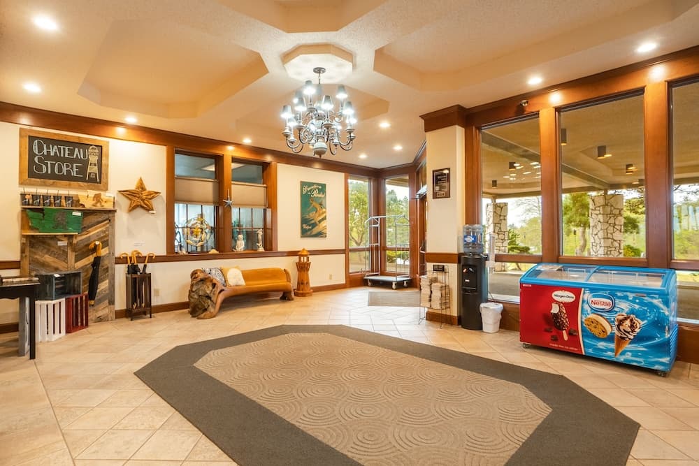 Chateau Westport Resort interior in Westport, WA — gallery photo 2