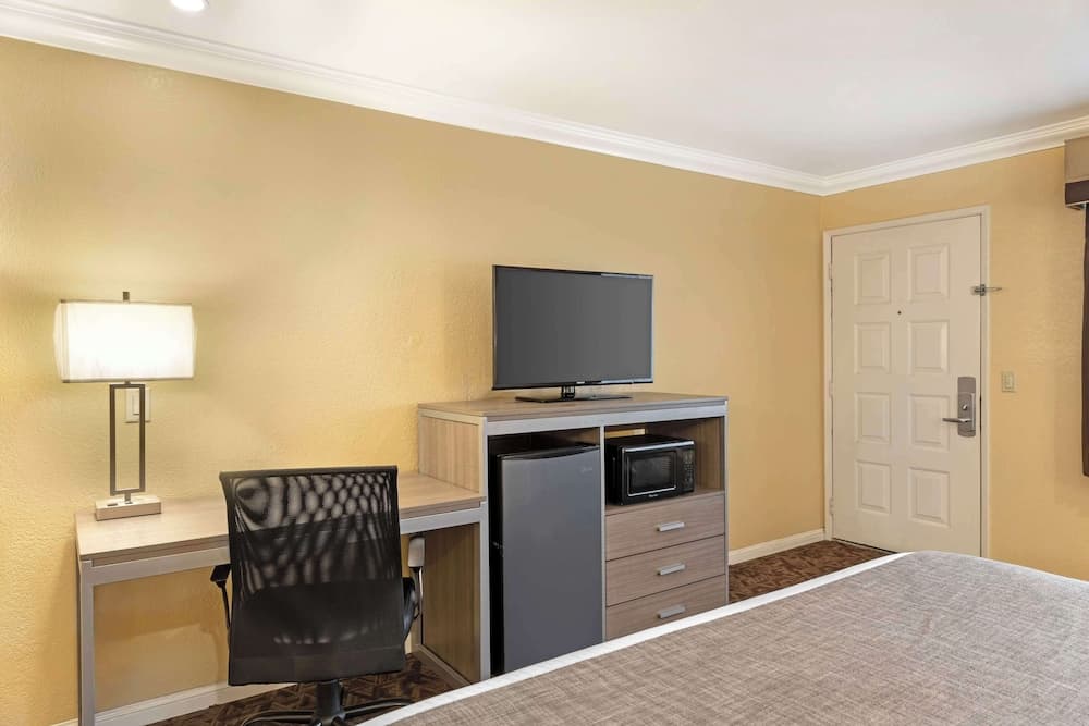 Best Western Hanford Inn gallery photo in Hanford, CA — image 24