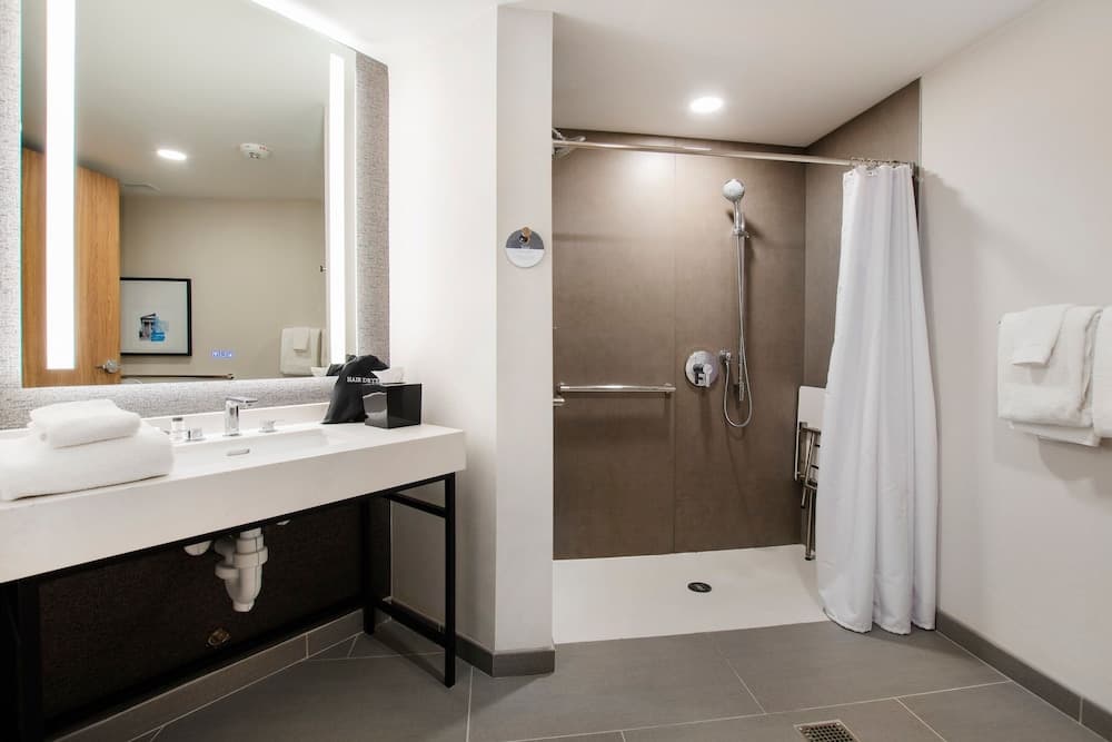 Sheraton Chapel Hill Hotel property views in Chapel Hill, NC — gallery photo 3