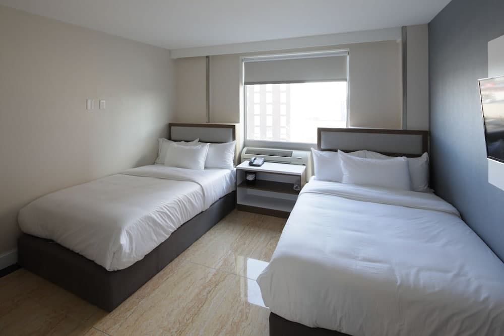 Mayfair Inn and Suites property views in Long Island City, NY — gallery photo 3