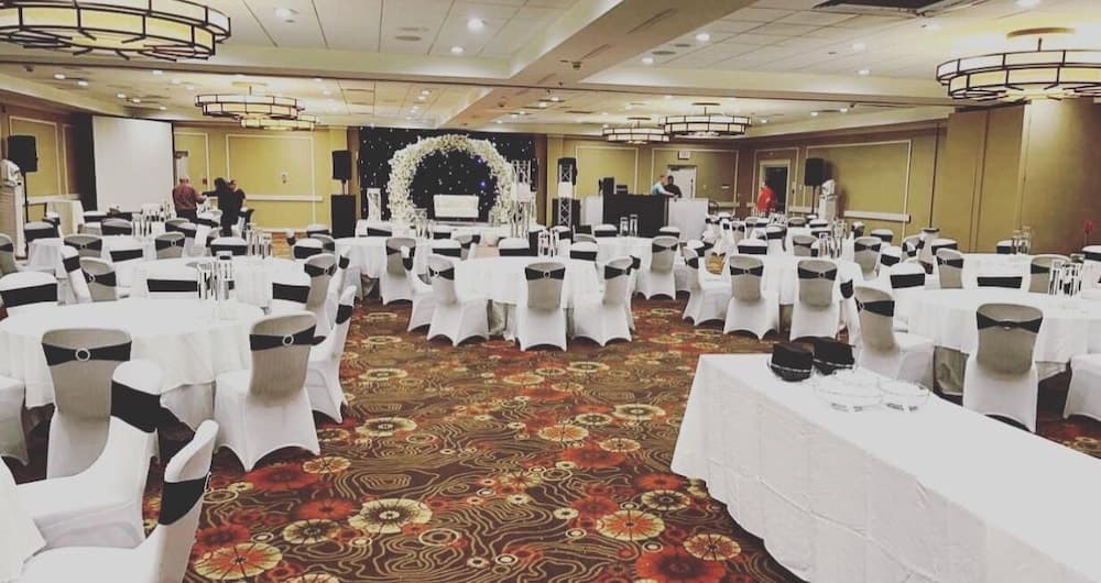 Brandywine Plaza Hotel interior in Claymont, DE — gallery photo 2