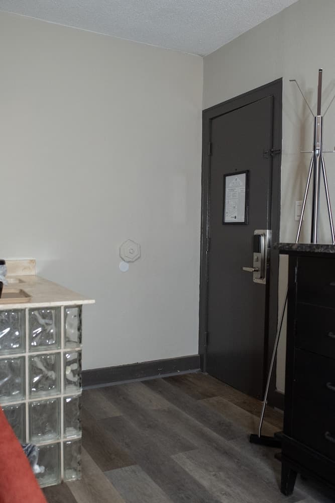 Hotel Chataura gallery photo in Dearborn, MI — image 11
