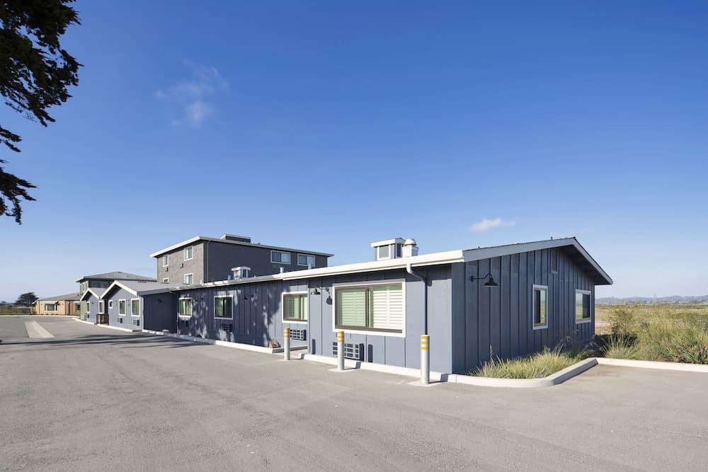 Inn At Moss Landing Point gallery photo in Moss Landing, CA — image 9