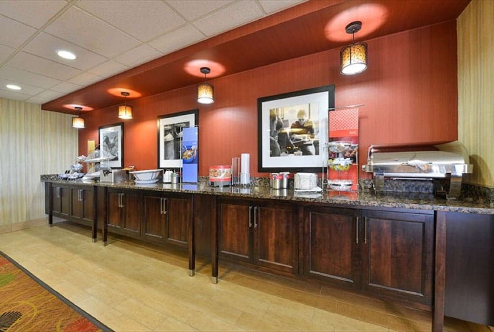 Hampton Inn Sturgis-Lagrange Area gallery photo in Sturgis, MI — image 13