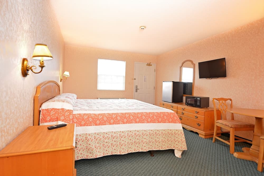 Our Guest Inn and Suites - Downtown gallery photo in Port Clinton, OH — image 15