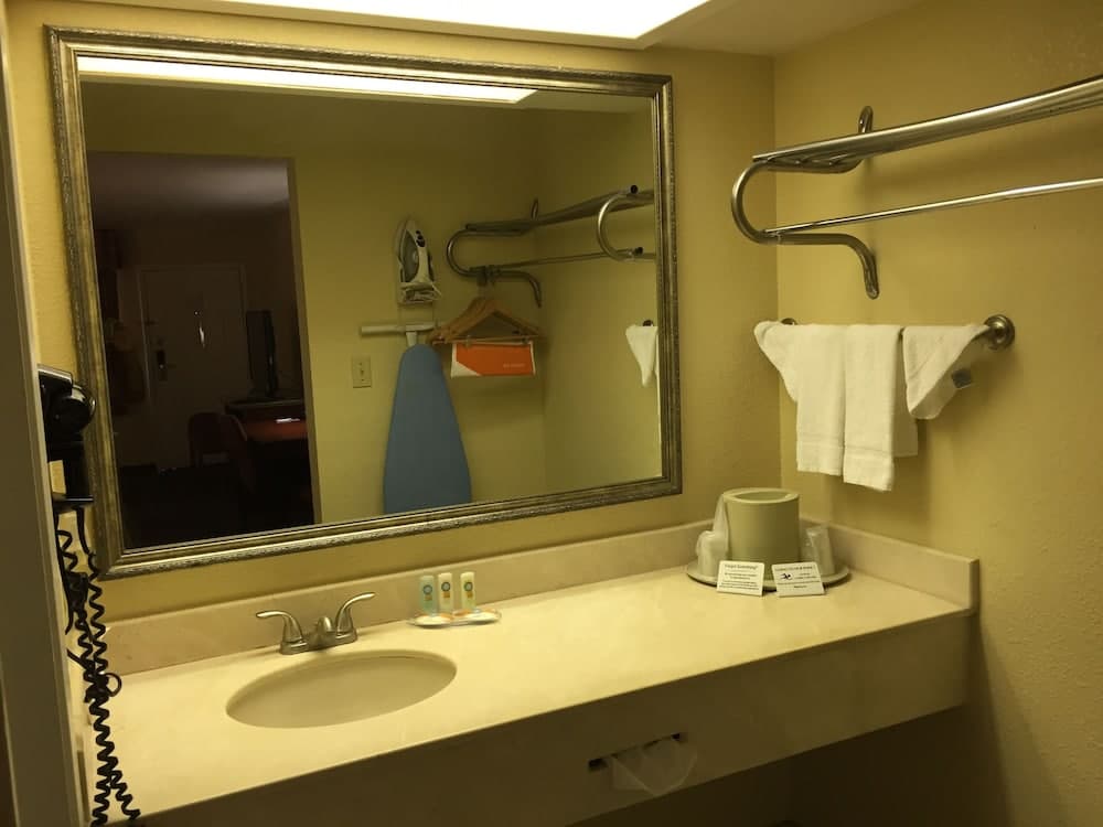 Econo Lodge Inn & Suites Eagle Pass property views in Eagle Pass, TX — gallery photo 3