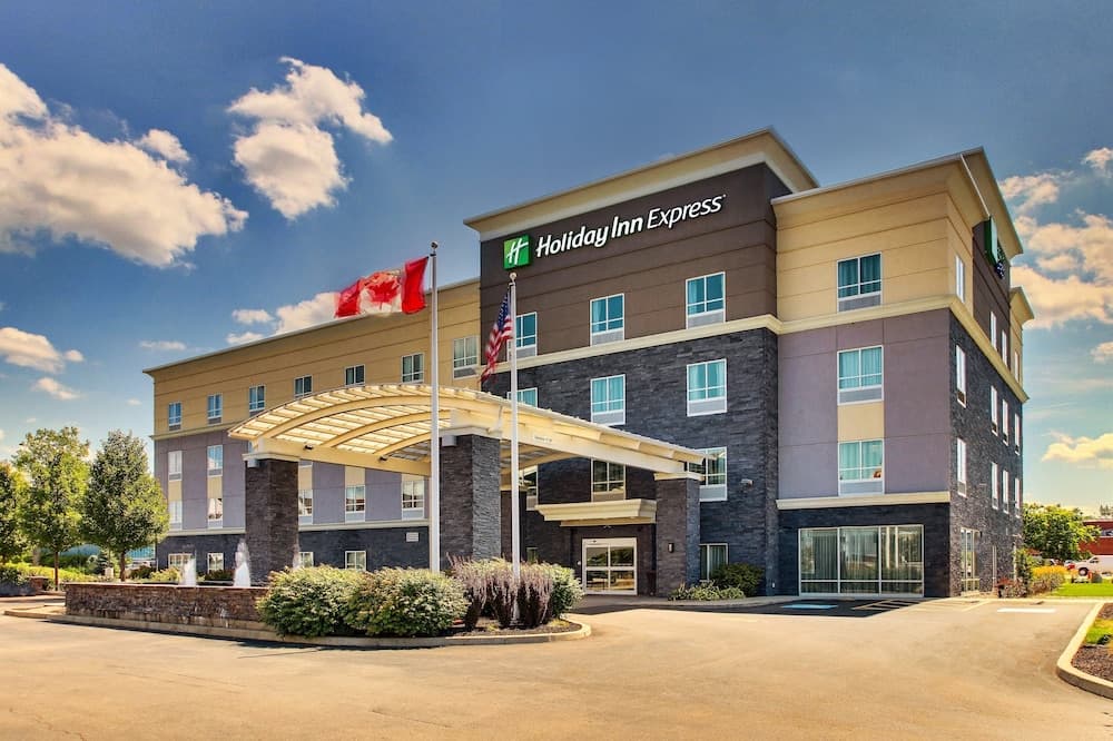Holiday Inn Express Cheektowaga North East by IHG featured exterior or lobby in Buffalo, NY — similar hotel