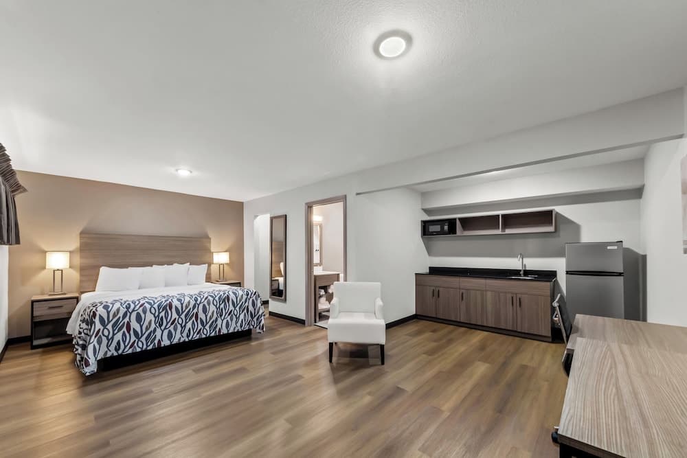 Red Roof Inn Del Rio interior in Del Rio, TX — gallery photo 2