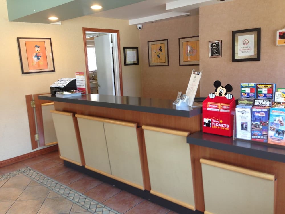 Alpine Inn near Convention Center and the Park gallery photo in Anaheim, CA — image 17