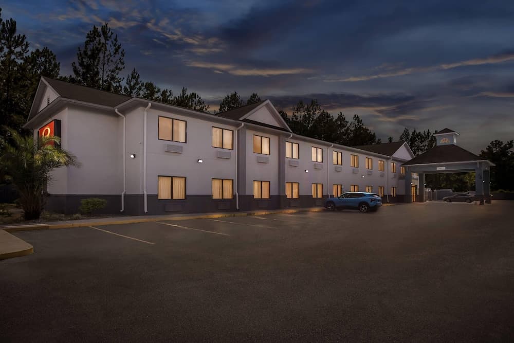 Econo Lodge Jesup property views in Jesup, GA — gallery photo 3
