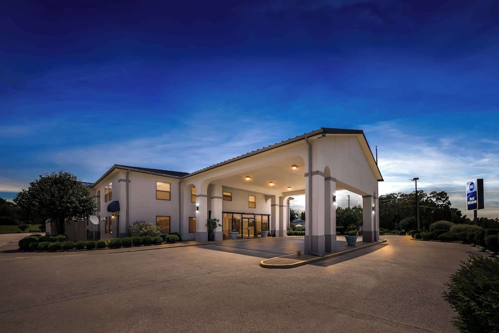 Best Western Inn featured exterior or lobby in Clanton, AL — similar hotel
