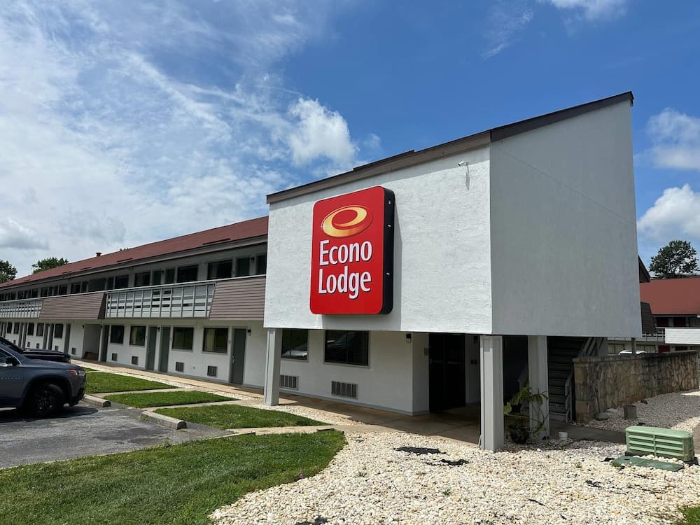 Econo Lodge Hickory gallery photo in Hickory, NC — image 10