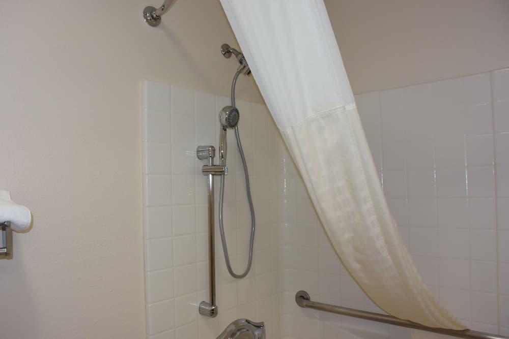 Travelodge Suites by Wyndham Newberg gallery photo in Newberg, OR — image 95