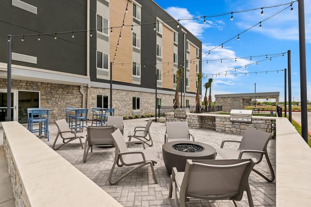 Everhome Suites Brownsville gallery photo in Brownsville, TX — image 48