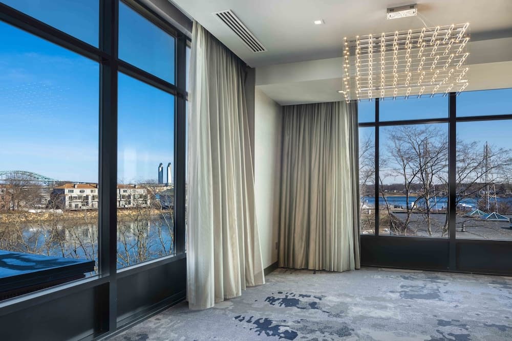 AC Hotel by Marriott Portsmouth gallery photo in Portsmouth, NH — image 17