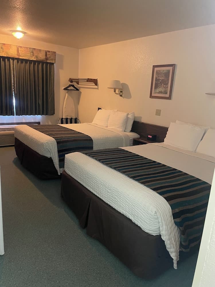 Rails Inn property views in Forsyth, MT — gallery photo 3