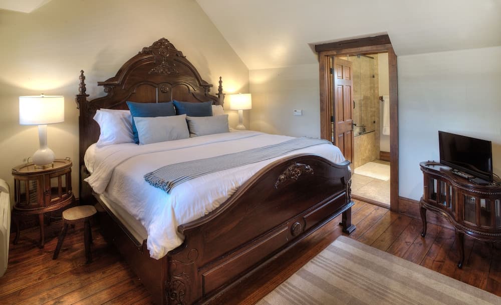 The Winchester Lodge property views in Fredericksburg, TX — gallery photo 3