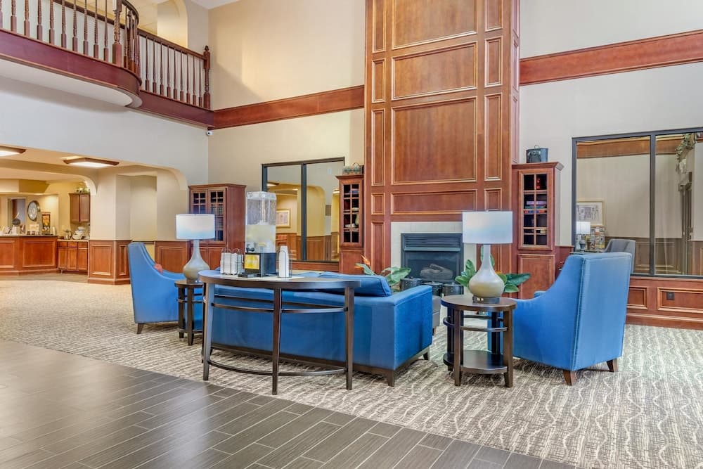 Comfort Suites Findlay I-75 near Sports Complex property views in Findlay, OH — gallery photo 3
