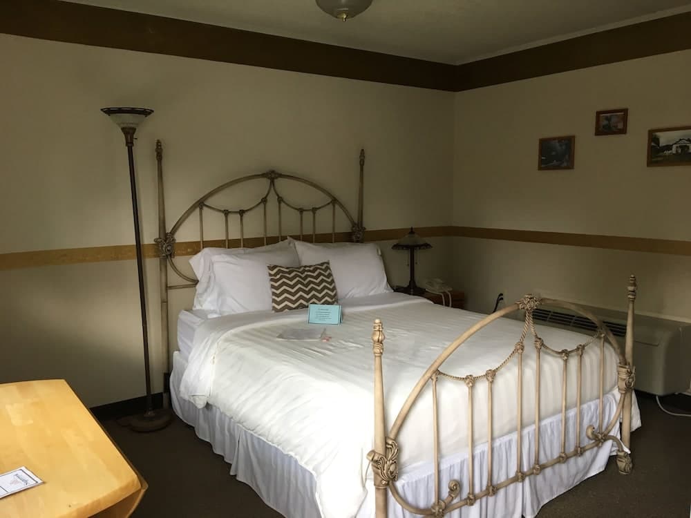 Sugarcreek Village Inn gallery photo in Sugarcreek, OH — image 28