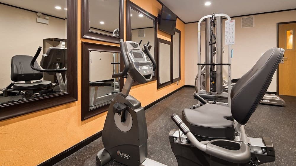 White Pines Inn & Suites gallery photo in Holland, MI — image 15
