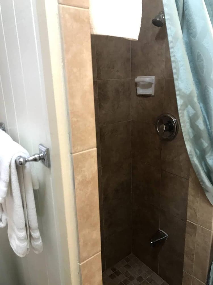 Kaua'i Palms Hotel interior in Lihue, HI — gallery photo 2