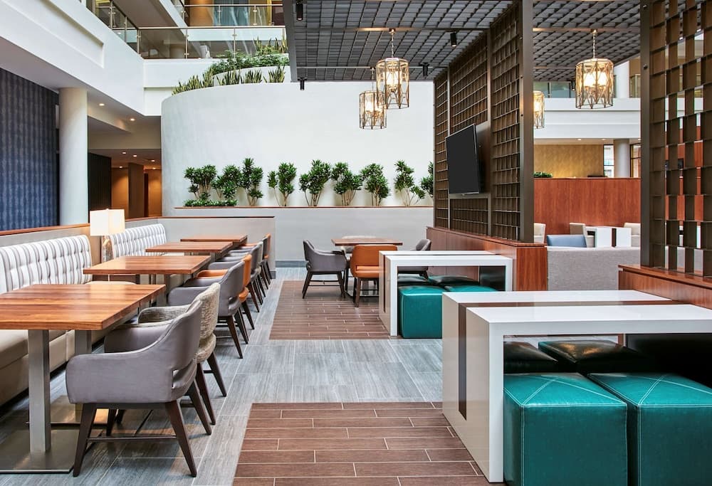Embassy Suites by Hilton Washington DC Georgetown interior in Washington, DC — gallery photo 2