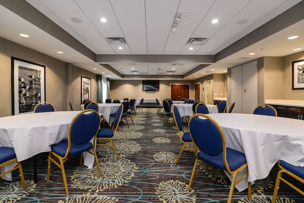 Hampton Inn Brighton gallery photo in Brighton, MI — image 26