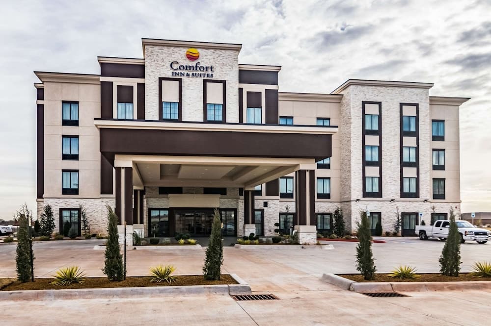 Comfort Inn & Suites Oklahoma City South I-35 featured exterior or lobby in Oklahoma City, OK — similar hotel