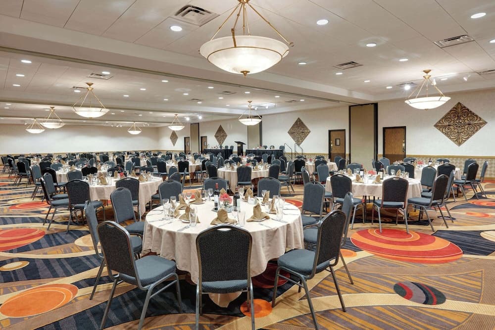 Wyndham Riverfront Hotel gallery photo in Little Rock, AR — image 33