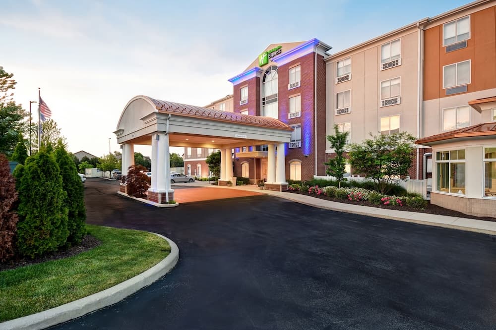Holiday Inn Express & Suites Schererville by IHG featured exterior or lobby in Schererville, IN — similar hotel