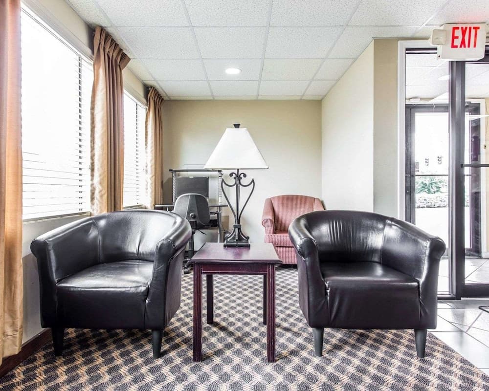 Country Hearth Inn & Suites interior in Forest Park, GA — gallery photo 2