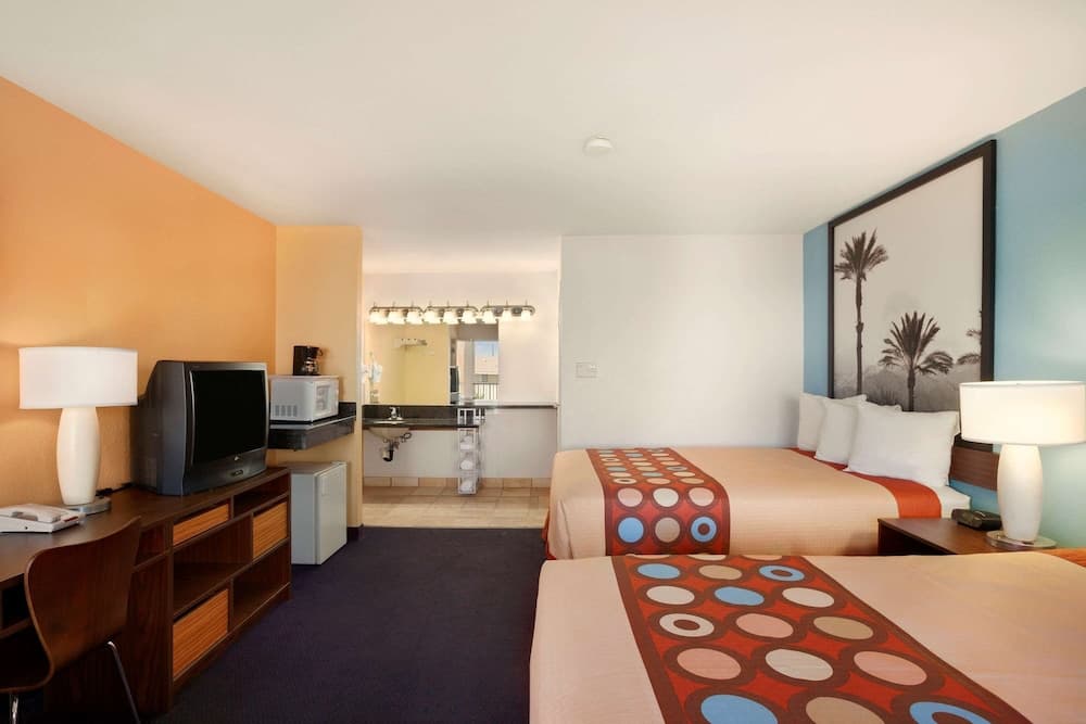 Super 8 by Wyndham Indio gallery photo in Indio, CA — image 20