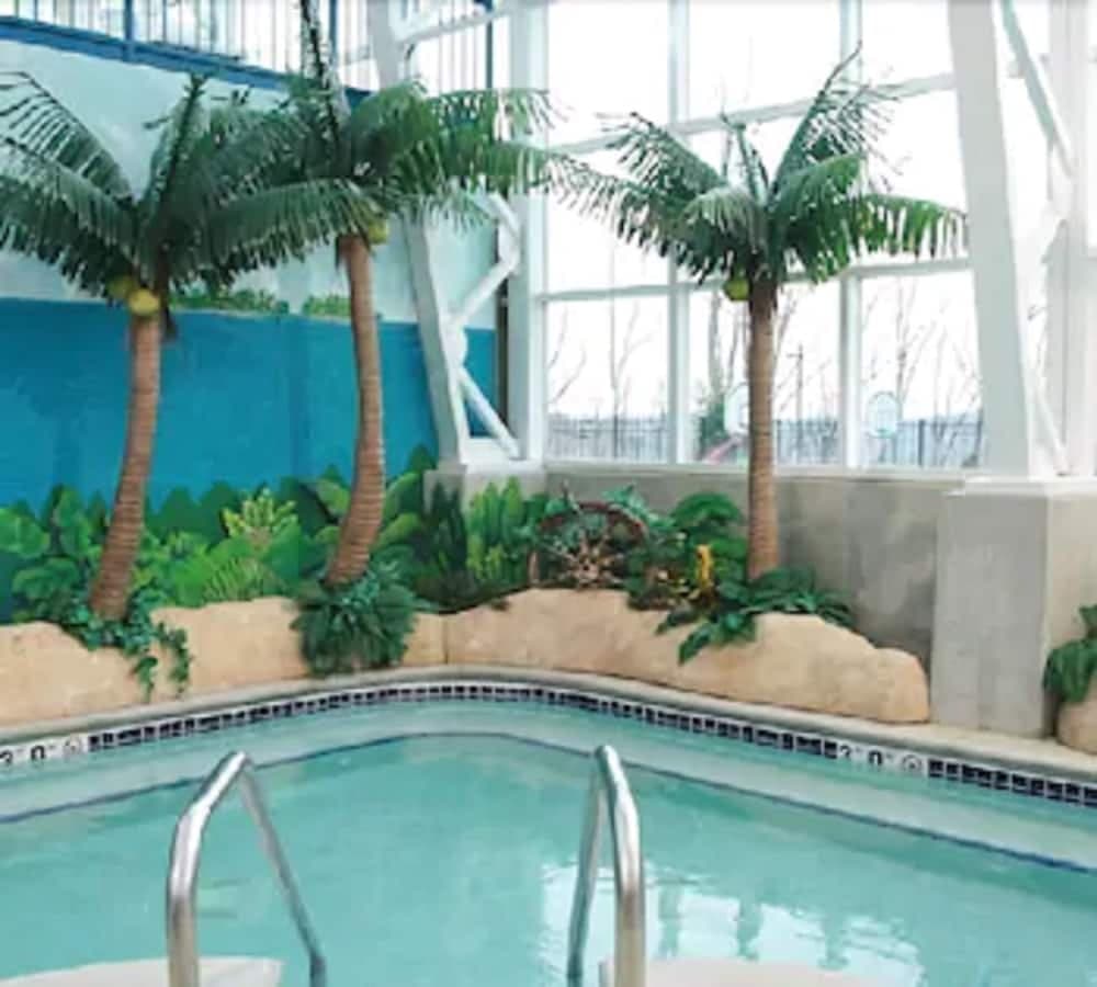 Big Splash Adventure Indoor Water Park & Resort interior in French Lick, IN — gallery photo 2