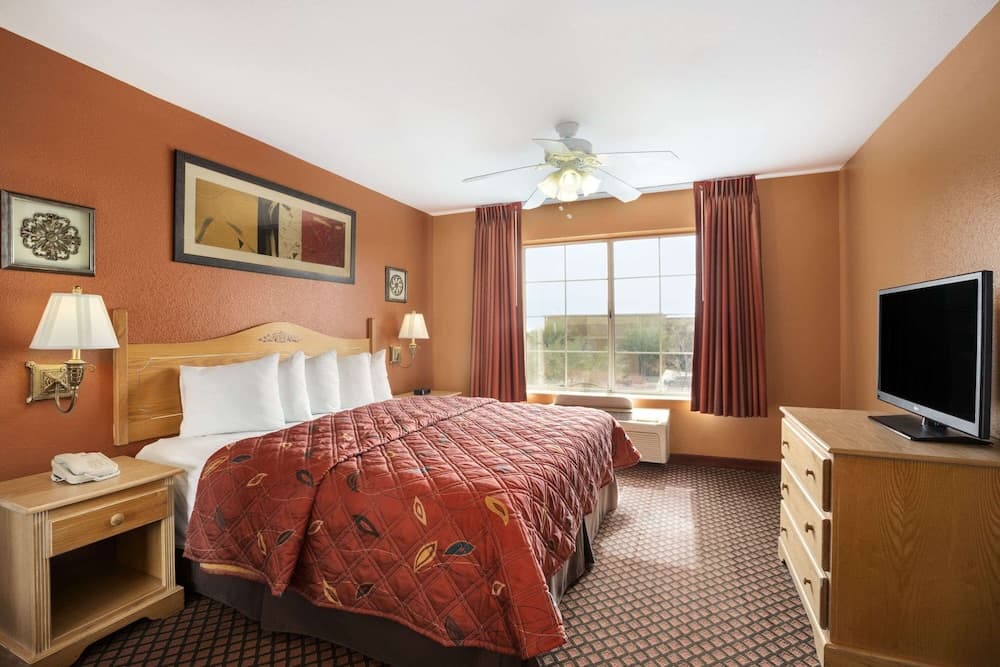 Garner Hotel Phoenix Northwest – Surprise by IHG property views in Surprise, AZ — gallery photo 3