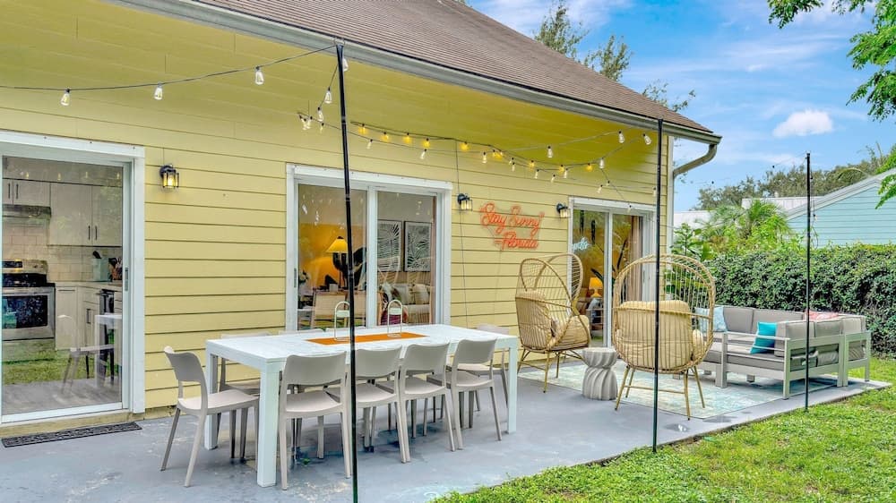 Jupiter Beach House interior in Jupiter, FL — gallery photo 2