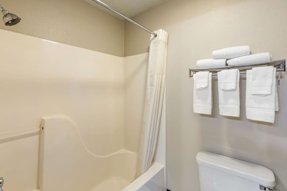 Econo Lodge Longmont East gallery photo in Longmont, CO — image 37