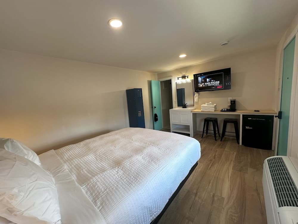 HomeField Inn. property views in Sandusky, OH — gallery photo 3